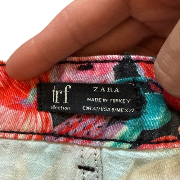 Zara TRF High Rise Fruit Print Shorts Multicolor Denim Women’s Size 0 - Picture 5 of 6